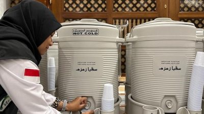 Ingat! Jemaah Haji Dilarang Bawa Air Zamzam di Bagasi