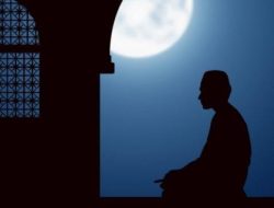 3 Surah Al-Qur’an yang Dianjurkan untuk Shalat Tahajud