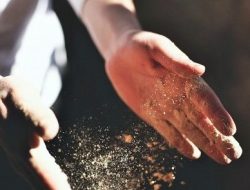 Tayamum sebagai Pengganti Mandi Junub