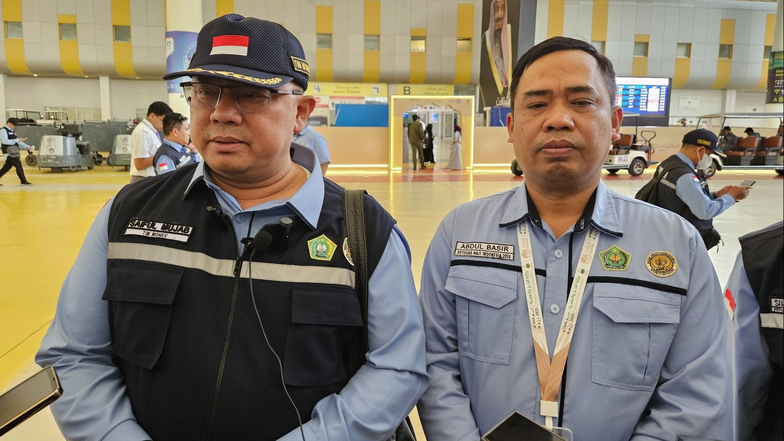 Ketua Tim Monev Haji 2025 Saiful Mujab didampingi Kepala Daker Bandara Abdul Basir