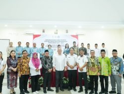 Kemenag Serahkan Bantuan Rumah Ibadah dan Pendidikan Sulut