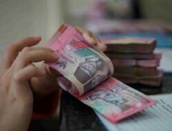 Konflik Timur Tengah Tekan Nilai Tukar Rupiah