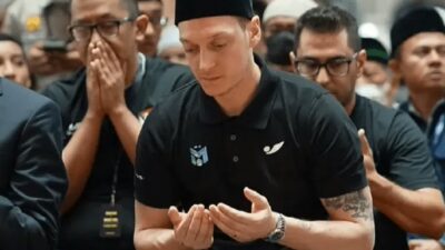 Mesut Ozil Didepak Arsenal Karena Bela Muslim Uighur
