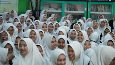 Pesantren Berpotensi Jadi Motor Ekonomi Syariah Regional