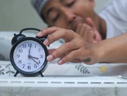 Tidur Setelah Asar Bikin Hilang Akal? Ini Haditsnya