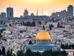 Israel Bakar Masjid dan Rumah Warga Palestina di Hebron