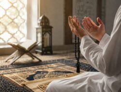 6 Waktu Mustajab Berdoa agar Rezeki Datang Tak Terduga