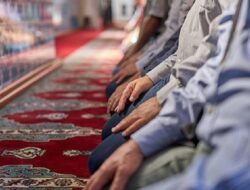 Hanya 38,9 Persen Muslim Indonesia Rutin Salat Lima Waktu