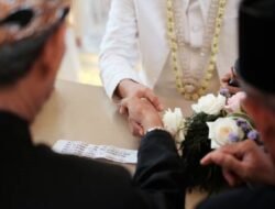 Belum Cukup Harta, Bolehkah Tetap Menikah? Islam Menjawab
