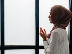 Doa Ketika Melihat Orang Tertimpa Musibah, Arab dan Artinya