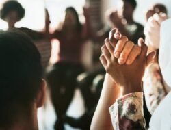 5 Ciri Teman yang Membawa Keburukan Menurut Islam